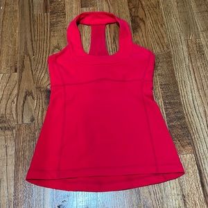 Lululemon Scoop-neck t-back tank red built-in bra SZ 6 -rare